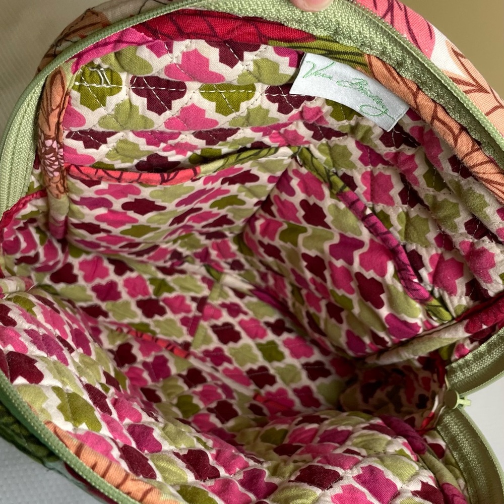 Vera Bradley Hello Dahlia Pink and Green Floral Backpack
Pre Loved - Picture 13 of 13